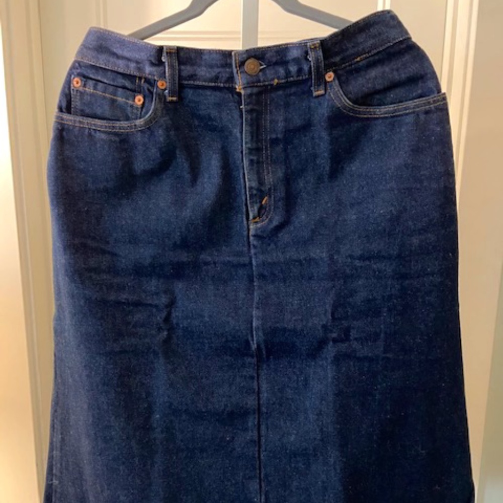 Levi's Denim Skirt (M)